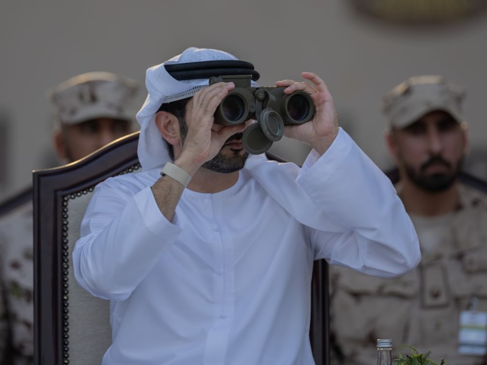 حمدان بن محمد يشهد العروض التخصصية لبرنامج الخدمة الوطنية للعام 2024/2025