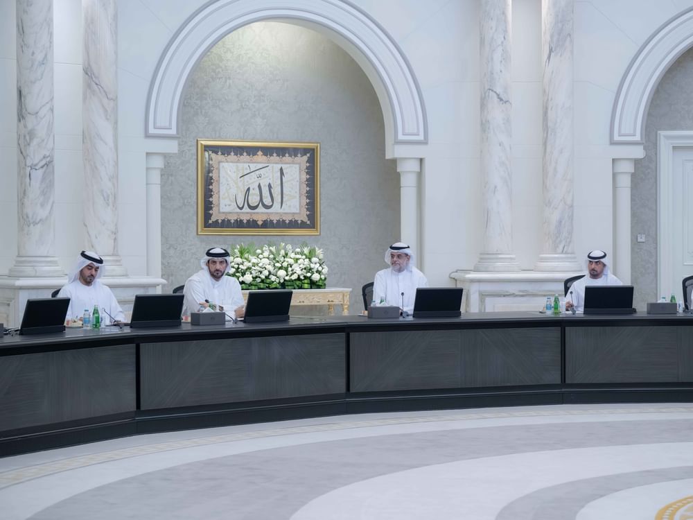 ولي عهد الشارقة يترأس اجتماع المجلس التنفيذي