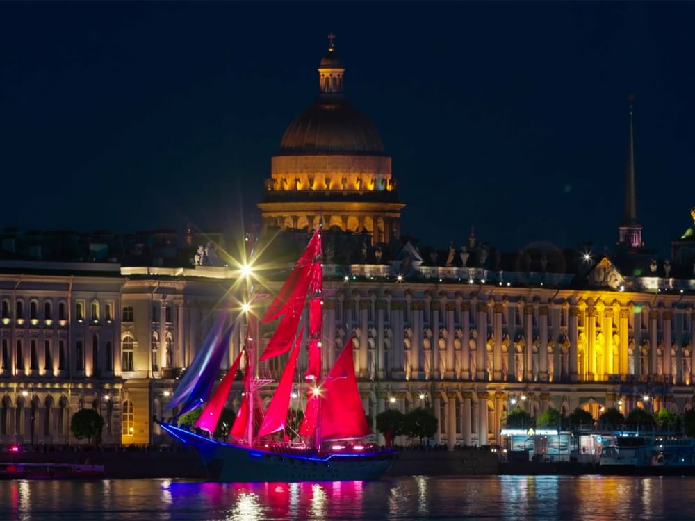 ‘Russia’ brig sails along Neva River ahead of ‘Scarlet Sails’ festival in St. Petersburg