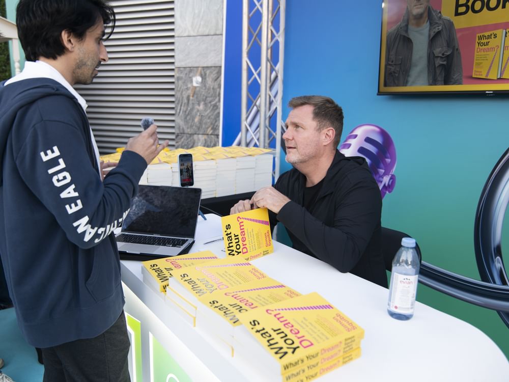 قمة المليار متابع 2026 تشهد توقيع 4 كتب لأسماء عالمية بارزة في صناعة المحتوى والتأثير