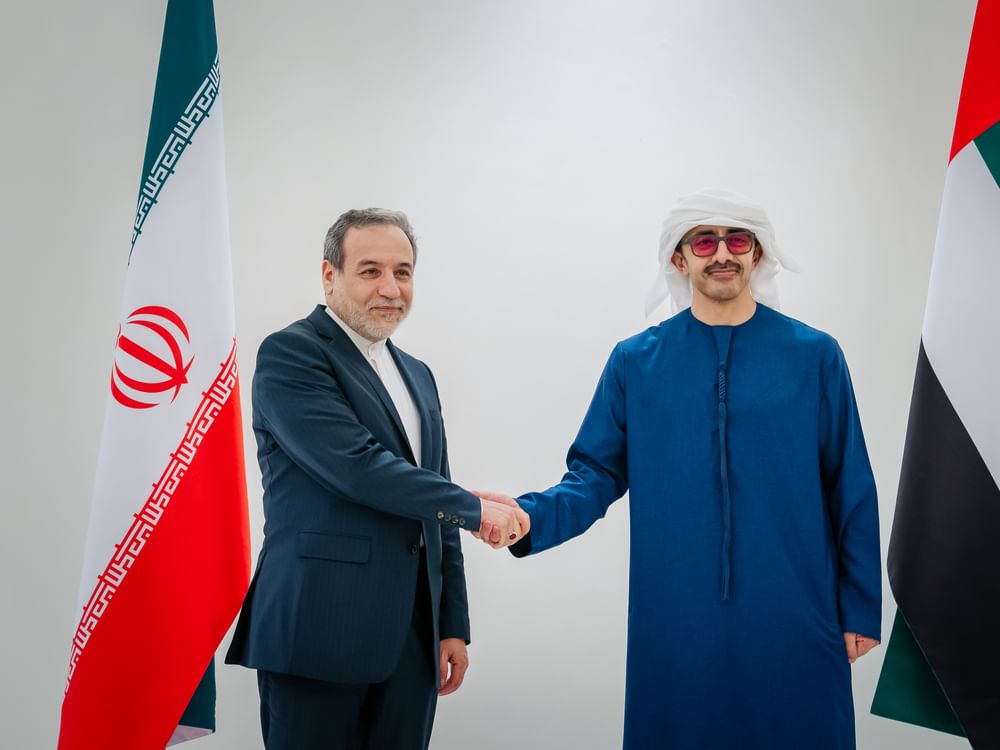 Abdullah bin Zayed meets Foreign Minister of Iran