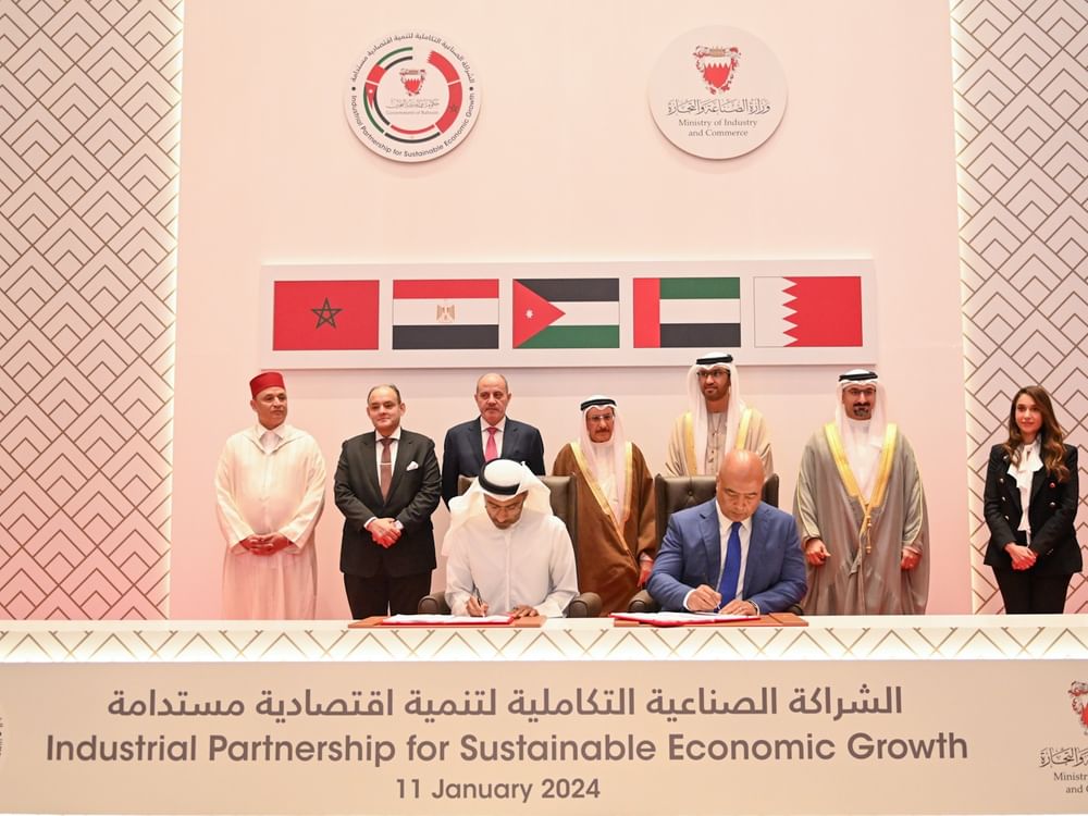 Emirates Steel Arkan firma un contratto quinquennale da 2 miliardi di dollari con Bahrain Steel Company
