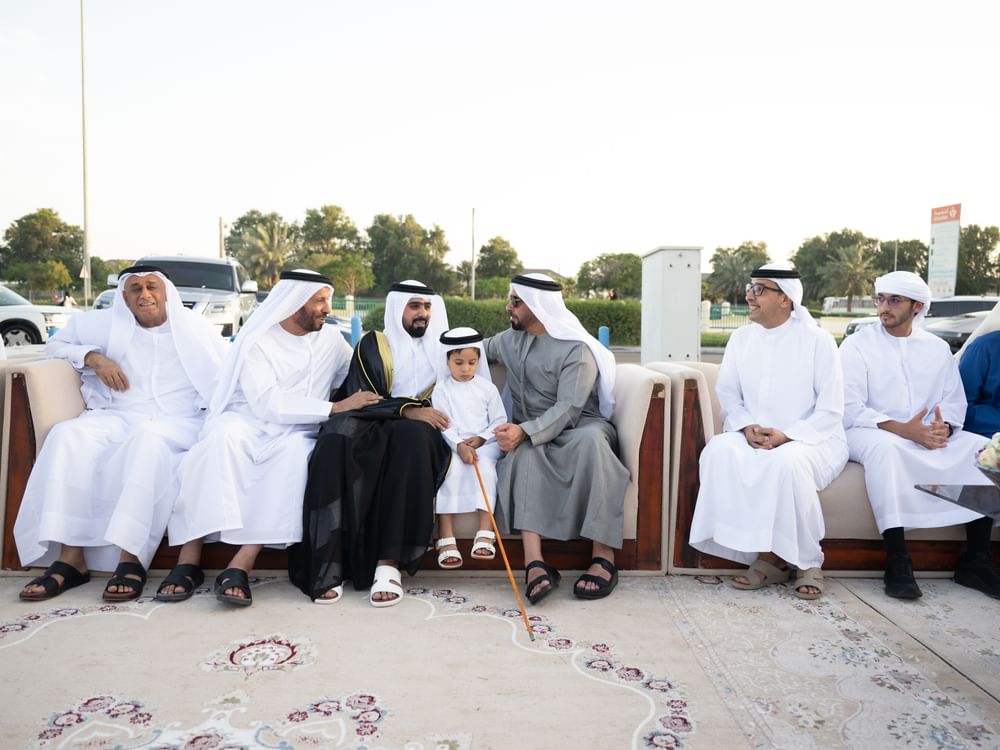 سيف بن زايد يحضر أفراح القبيسي والمزروعي