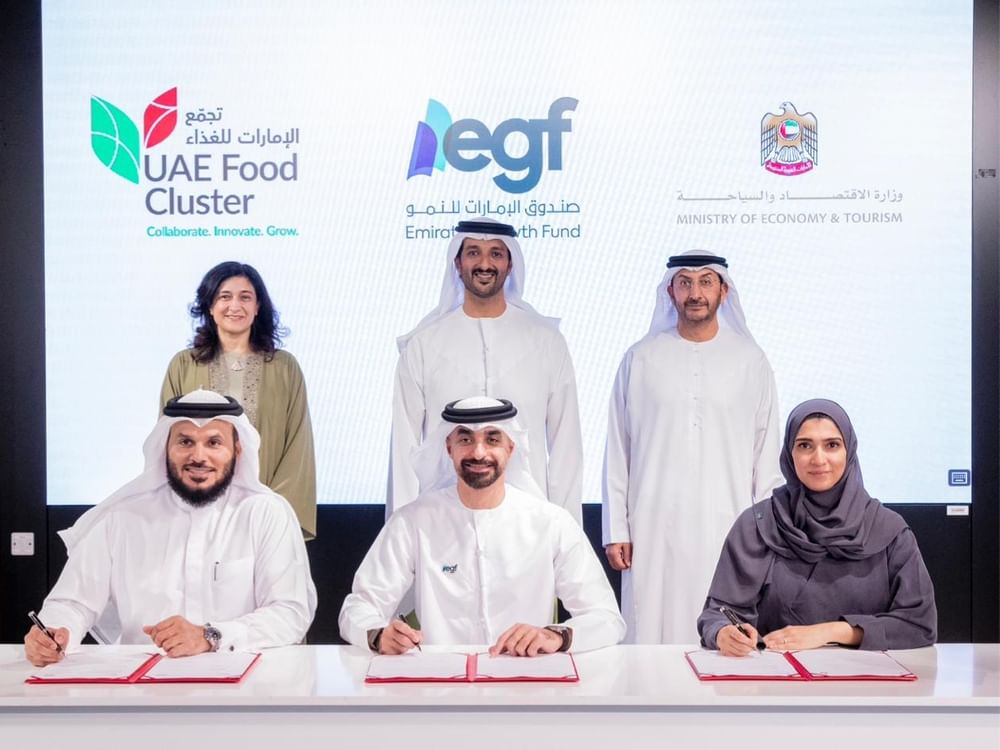 "الاقتصاد والسياحة" و"صندوق الإمارات للنمو" يوقّعان مذكرة تفاهم لتعزيز نمو المشاريع الصغيرة والمتوسطة 