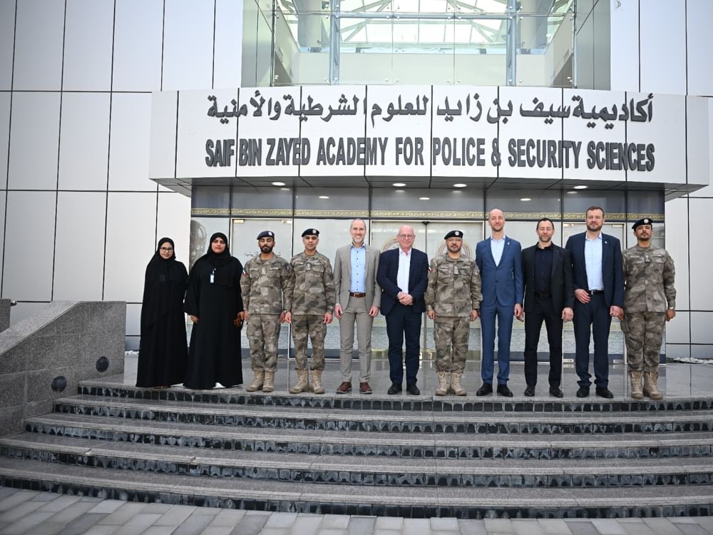 وفد من شرطة بافاريا الألمانية يشيد بالإنجازات التطويرية والجهود الابتكارية التي حققتها شرطة أبوظبي