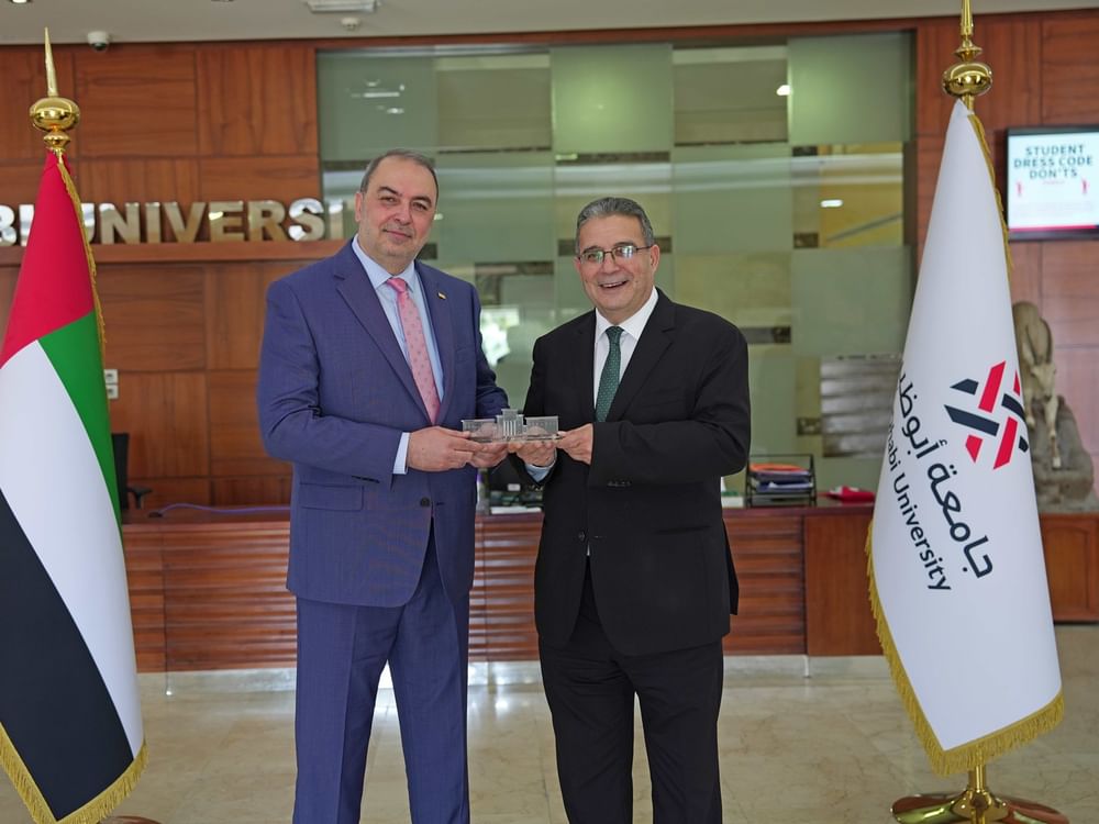 جامعة أبوظبي وأكاديمية الملكة رانيا لتدريب المعلمين توقعان مذكرة تعاون