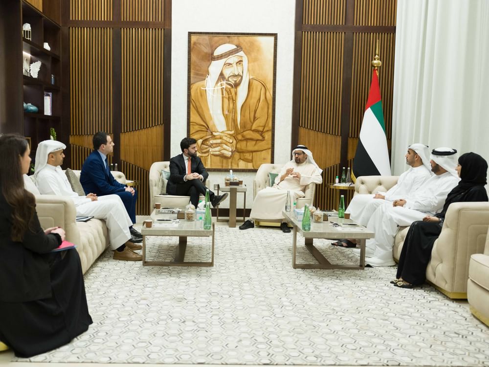علي راشد النعيمي يلتقي عضوا في البرلمان الأوروبي
