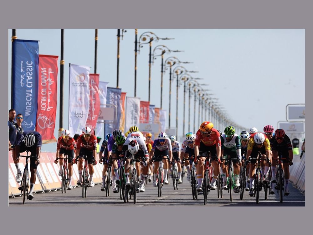 فريق "الإمارات للدراجات الهوائية" يحصد المركز الـ3 بالمرحلة الرابعة من طواف عمان