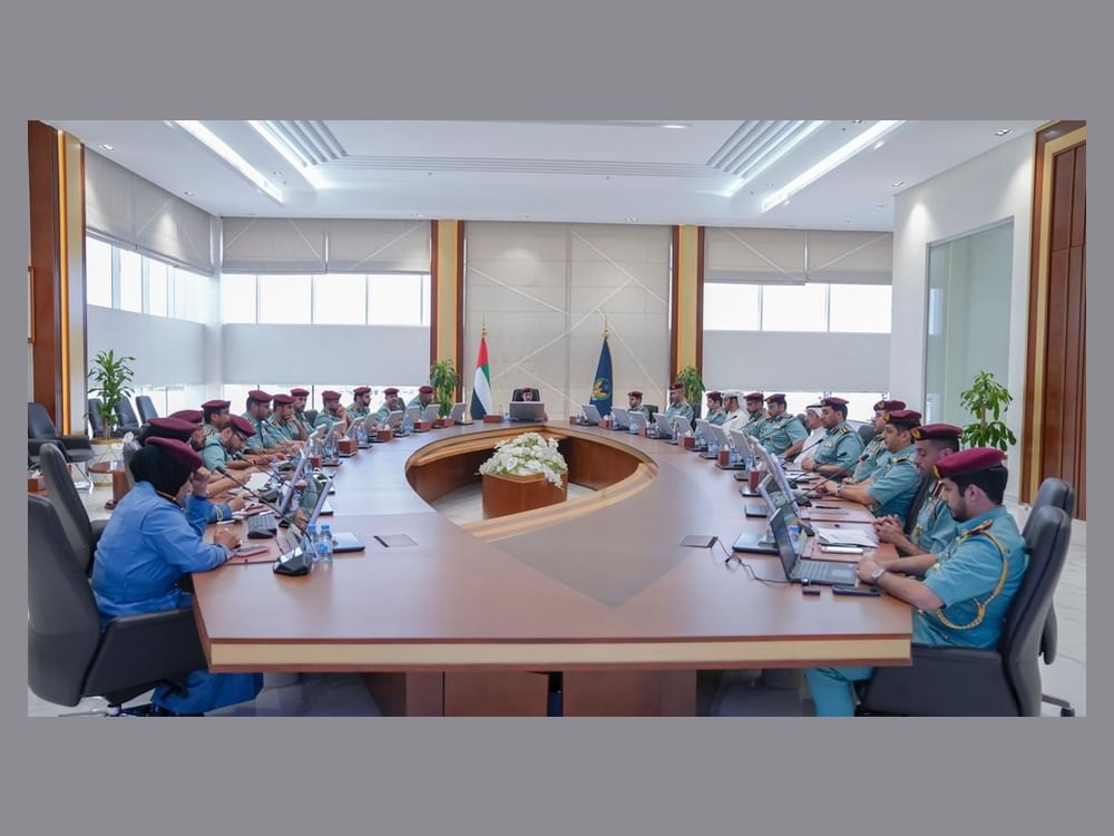 اللجنة العليا الدائمة بشرطة عجمان تبحث تطوير خدمات "الركن الذكي"