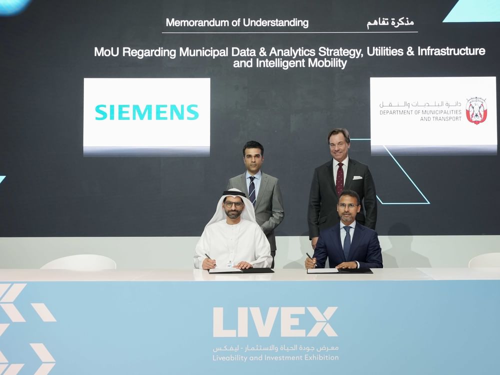 شراكة بين دائرة البلديات والنقل و"سيمنس" لتطوير البنية التحتية الرقمية والتنقل الذكي في أبوظبي   