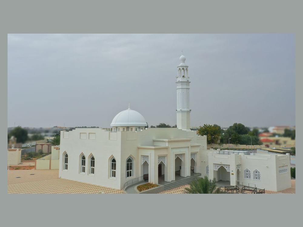 إسلامية الشارقة تفتتح مسجد