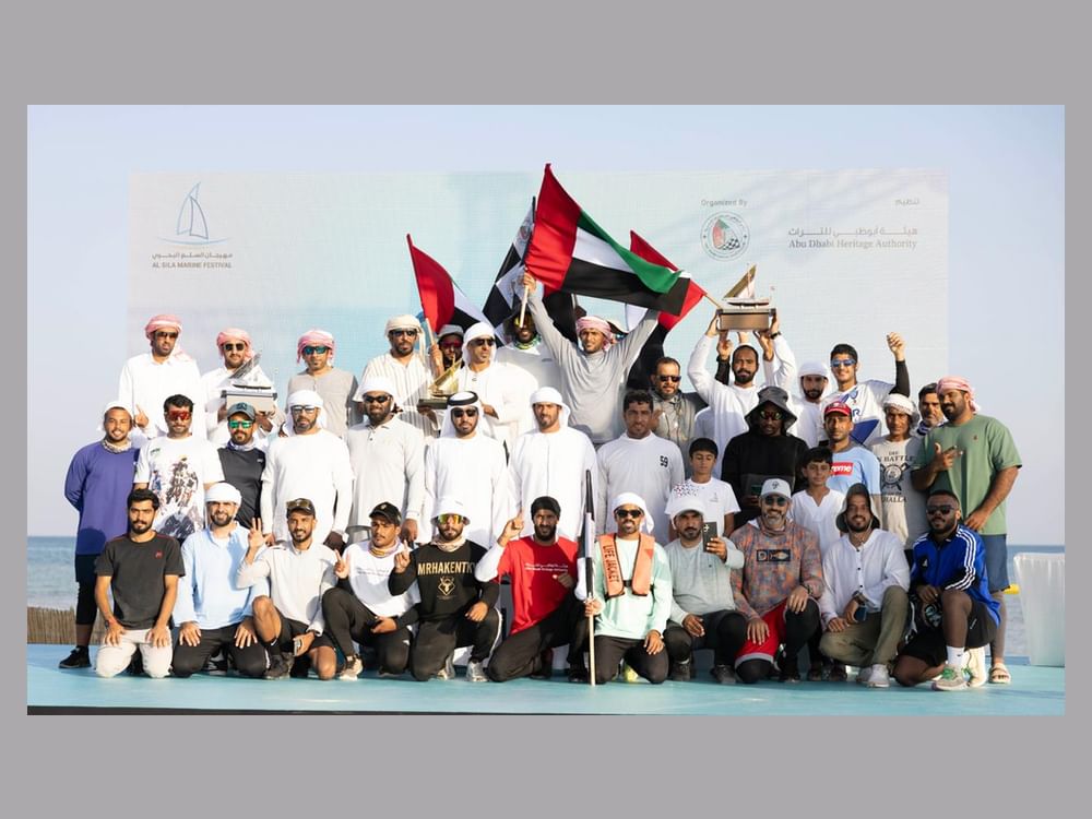 مهرجان السلع البحري يتوج الفائزين في سباق المحامل الشراعية