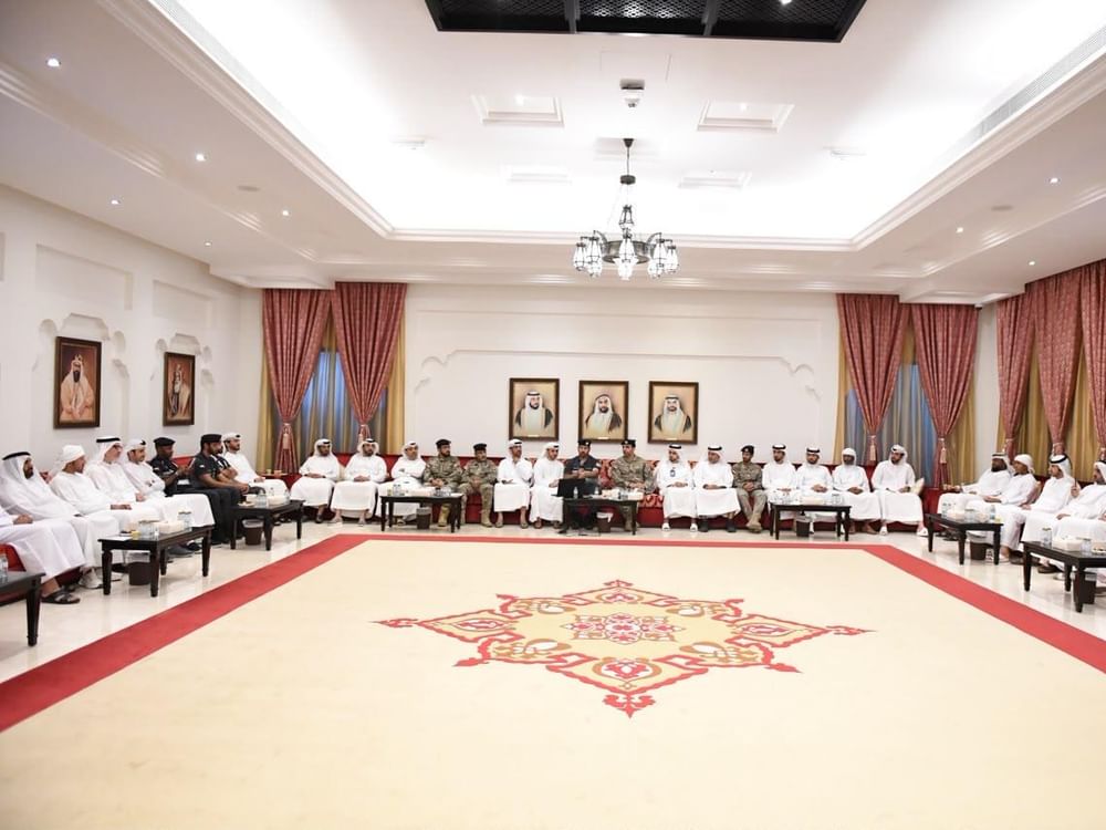 شرطة أبوظبي تنظم جلسة حوارية لتعزيز الوعي الأمني والمجتمعي بالعين