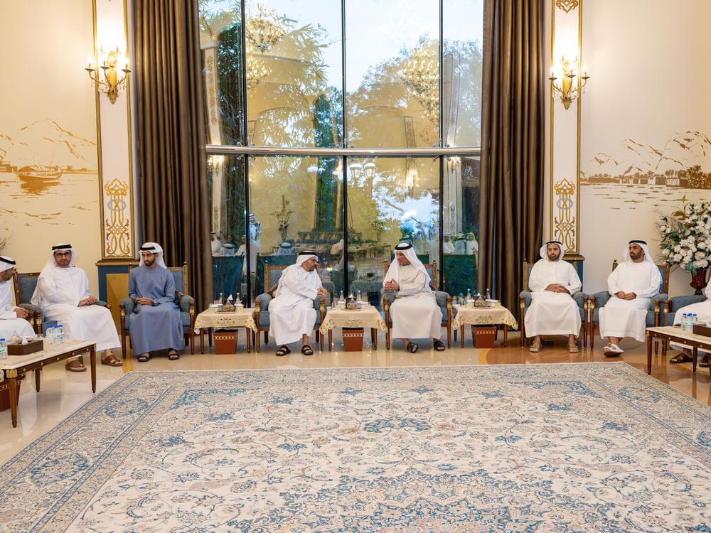 سعود بن صقر يستقبل وفد وزارة الخارجية على مأدبة إفطار