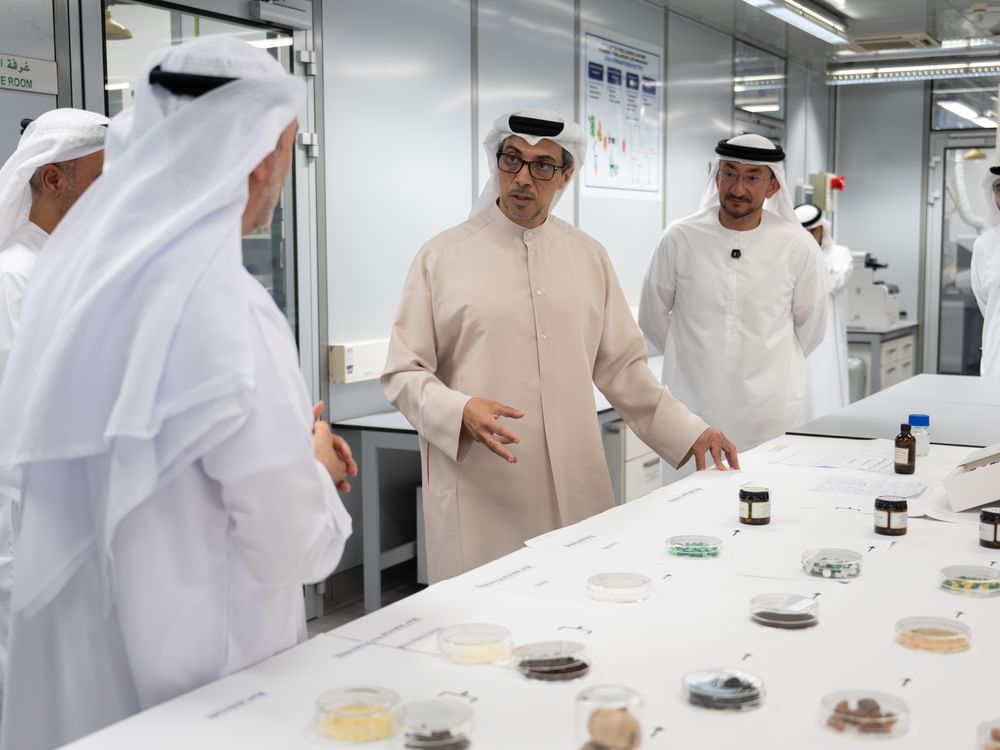 Mansour bin Zayed visits Zayed Herbal Centre, reviews future plans