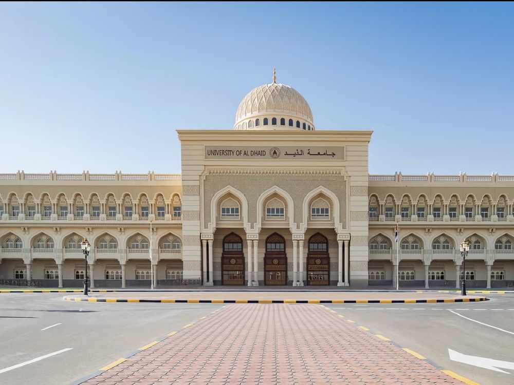 جامعة الذيد تشارك في معرض التخصصات الجامعي