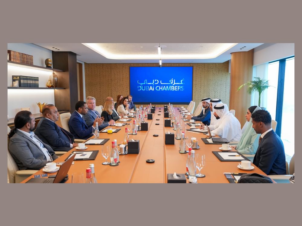 غرف دبي تبحث تعزيز شراكات الأعمال مع  ولاية إلينوي الأمريكية