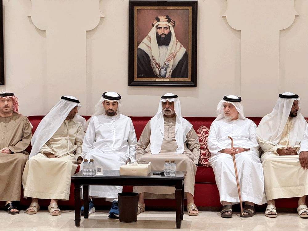 نهيان بن مبارك يعزي في وفاة سعيد مصبح علي المهيوبي الشامسي