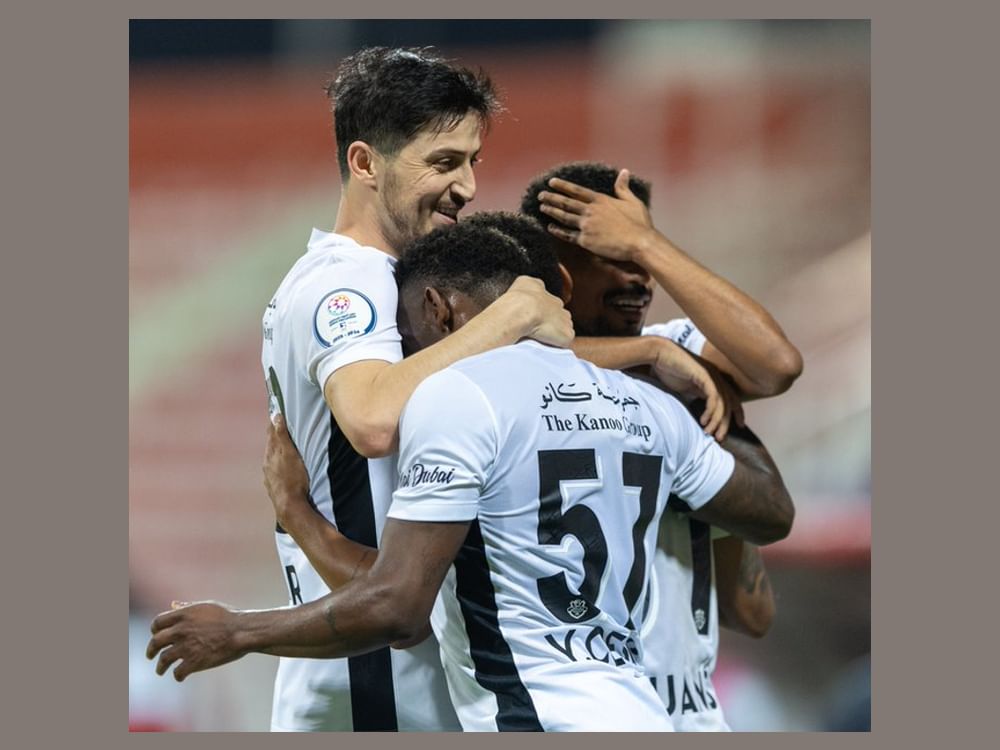 شباب الأهلي يفوز على خورفكان في دوري ادنوك للمحترفين
