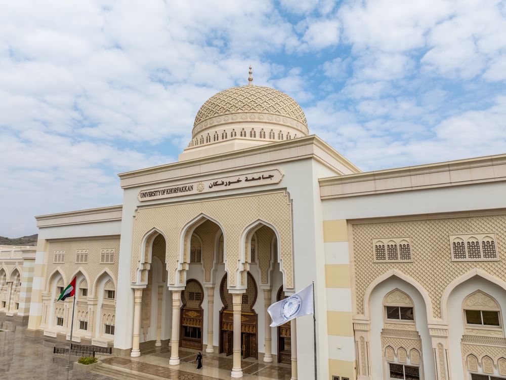 جامعة خورفكان تشارك في "مبادرة الشراكة من أجل رصد المحيط العالمي" 