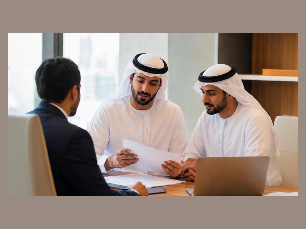 أبوظبي للتسجيل :إعفاء 7823 منشأة من غرامات تأخر تجديد الرخص