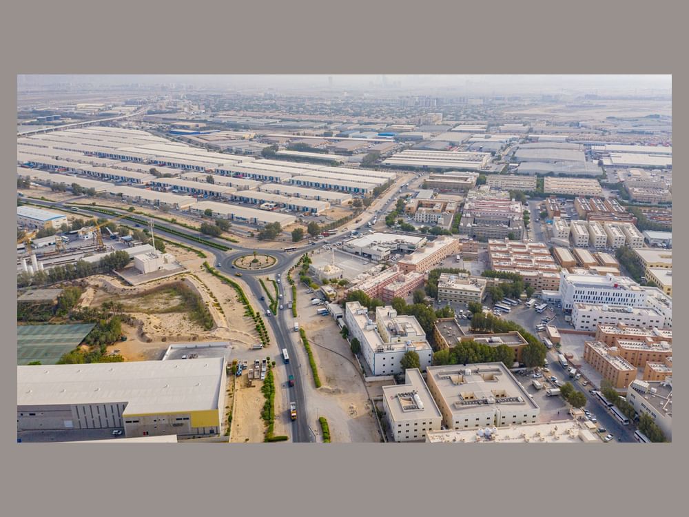 "دي اي بي هولدينغ" المالكة لمجمع دبي للاستثمار تعتزم طرح أسهمها في سوق دبي المالي