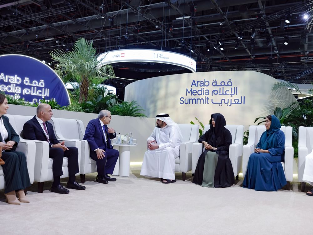 Ahmed bin Mohammed meets with Lebanese Prime Minister on sidelines of Arab Media Summit in Dubai
