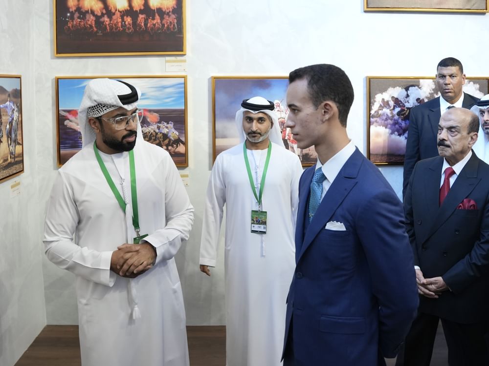ولي عهد المغرب يزور منصة جائزة سمو الشيخ منصور بن زايد آل نهيان لتصوير الخيل العربي