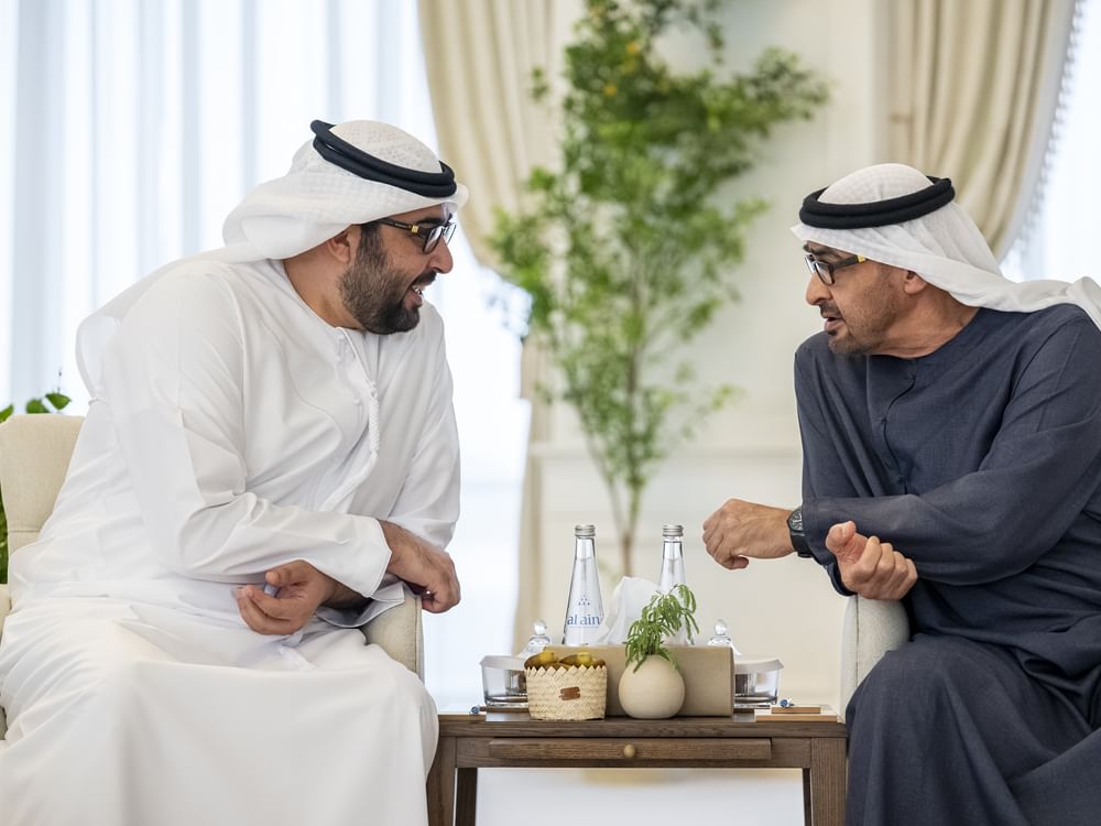 El presidente de los EAU recibe al príncipe heredero de Umm Al Qaiwain