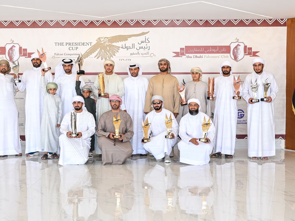 "لم ترى" بطل الرمز في كأس رئيس الدولة للصيد بالصقور