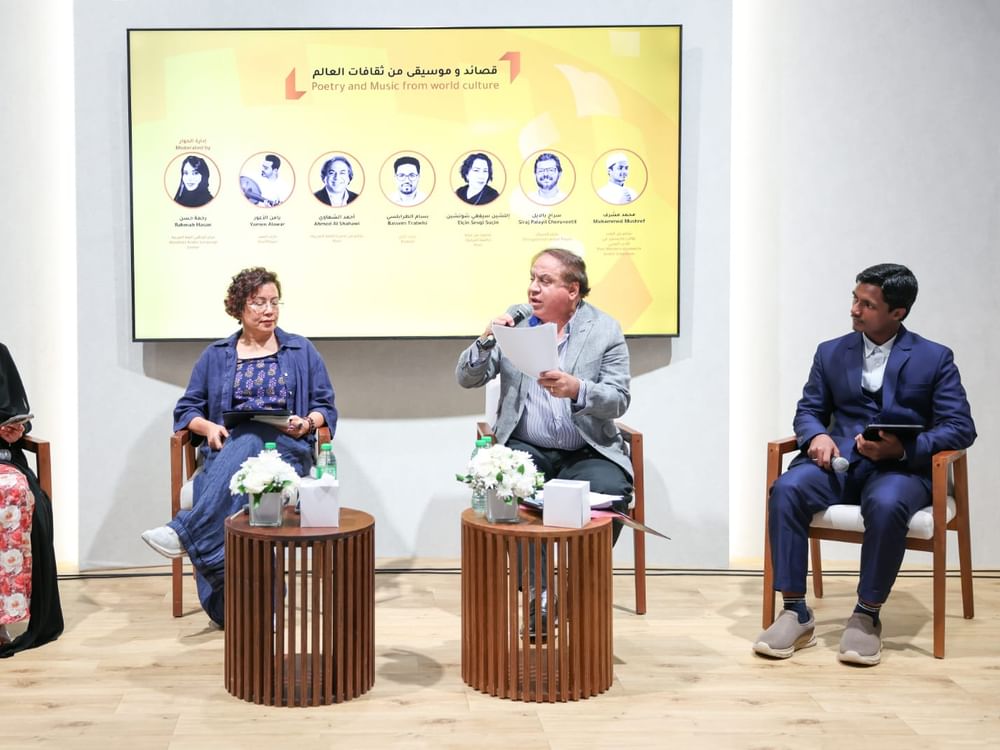 تجارب شعرية بمعرض أبوظبي الدولي للكتاب  
