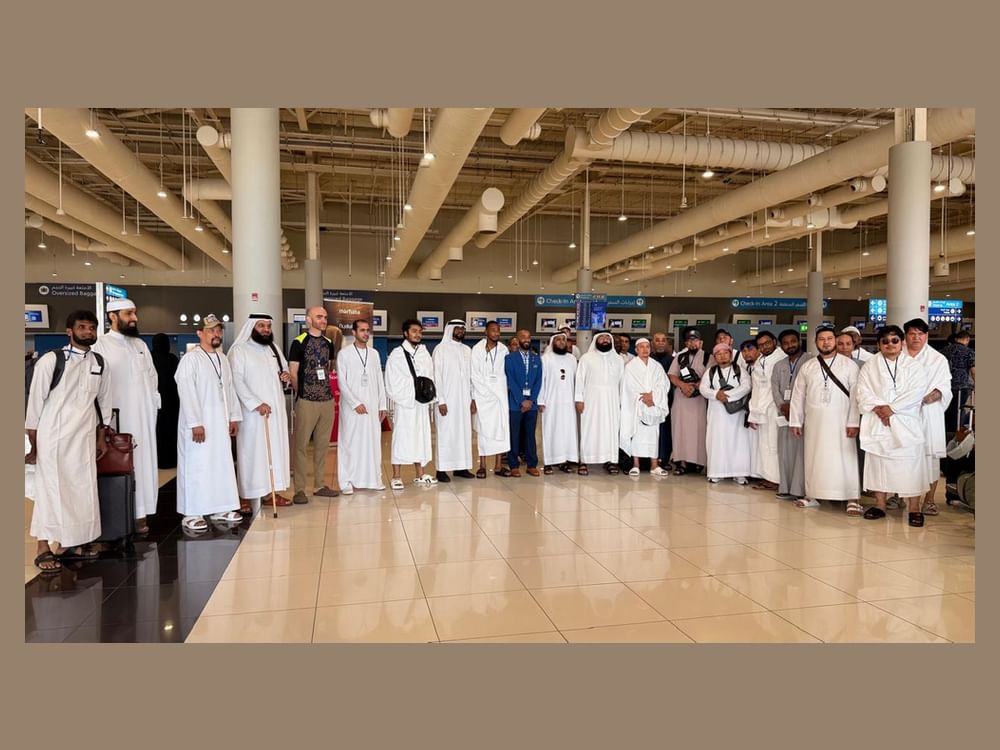 "دبي الخيرية" تنظم رحلة عمرة لـ25 من المسلمين الجدد 