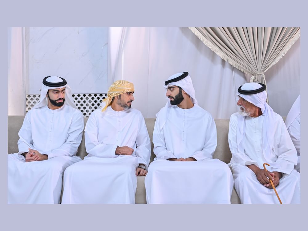 حميد وراشد بن عمار يقدّمان واجب العزاء في وفاة موزة عبيد ضاعن