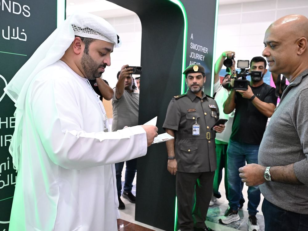 إقامة دبي تطلق "كليك وسافر" لإنجاز إجراءات المسافرين خلال 12 ثانية
