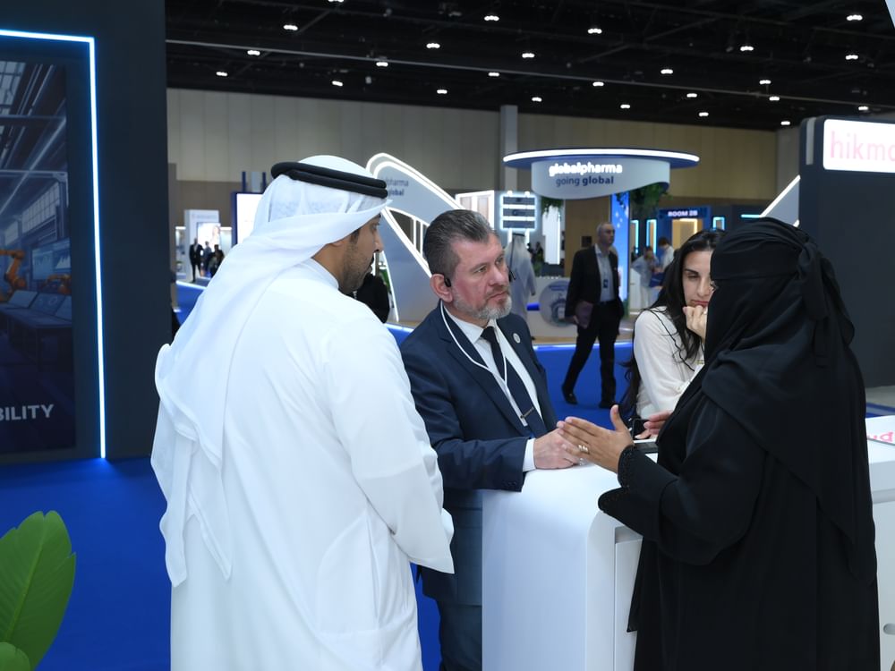 اقتصادية عجمان تستعرض مبادراتها المبتكرة في قمة AIM للاستثمار