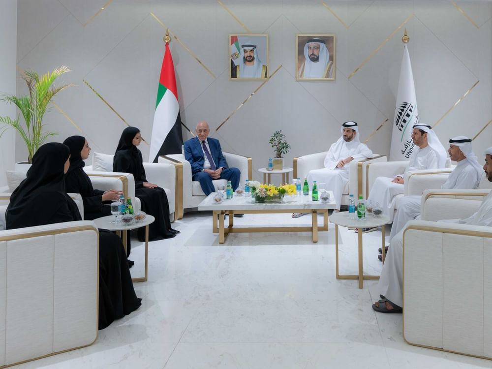 سلطان بن أحمد القاسمي يستقبل منتسبي "برنامج ابتعاث الطلبة الإماراتيين" بجامعة الشارقة