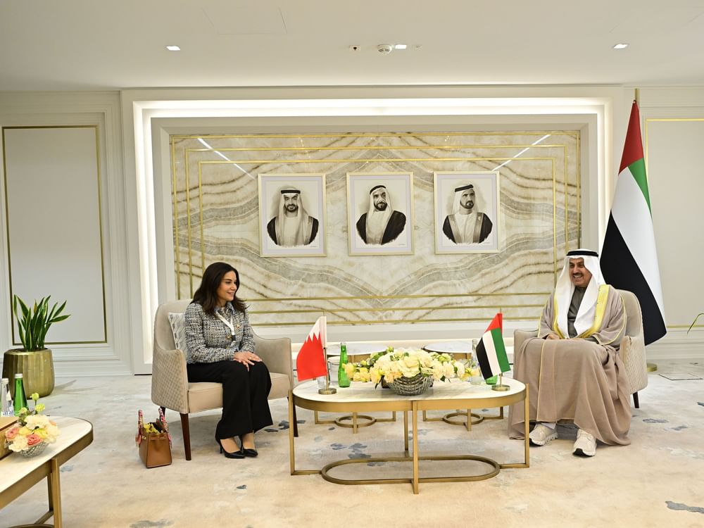 صقر غباش يستقبل وفد الشعبة البرلمانية لمملكة البحرين