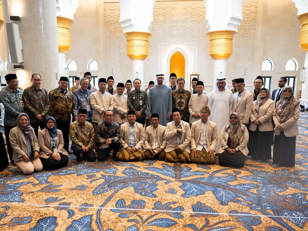 Theyab bin Mohamed bin Zayed visits Sheikh Zayed Grand Mosque in Surakarta, Indonesia