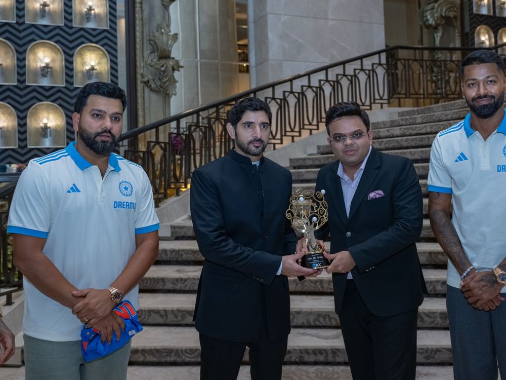 Hamdan bin Mohammed se reúne com presidente do Conselho Internacional de Críquete e estrelas indianas do esporte