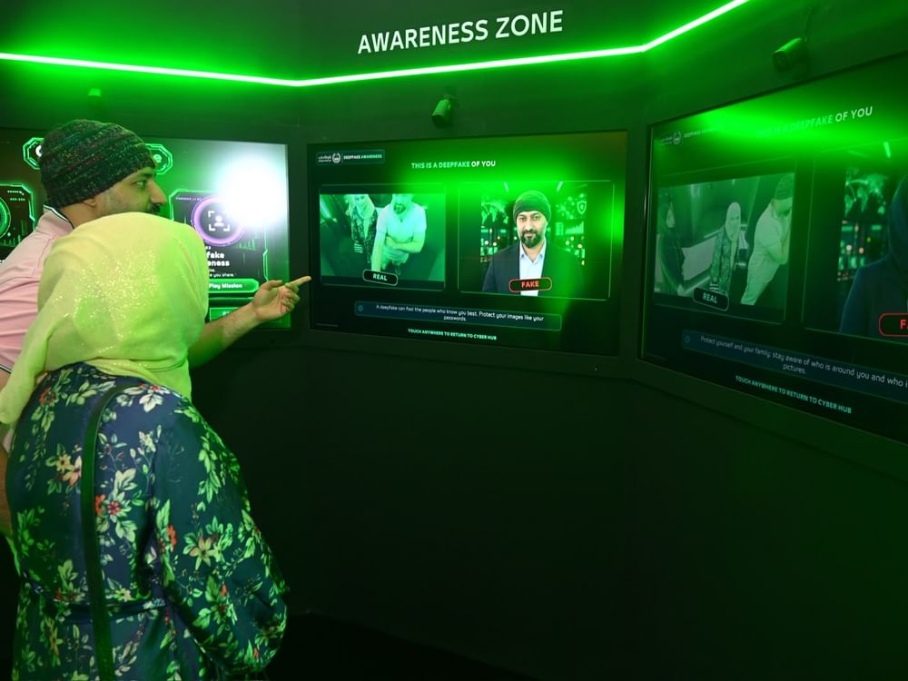 Dubai Police's interactive platform raises cybercrime awareness among Dubai Mall visitors