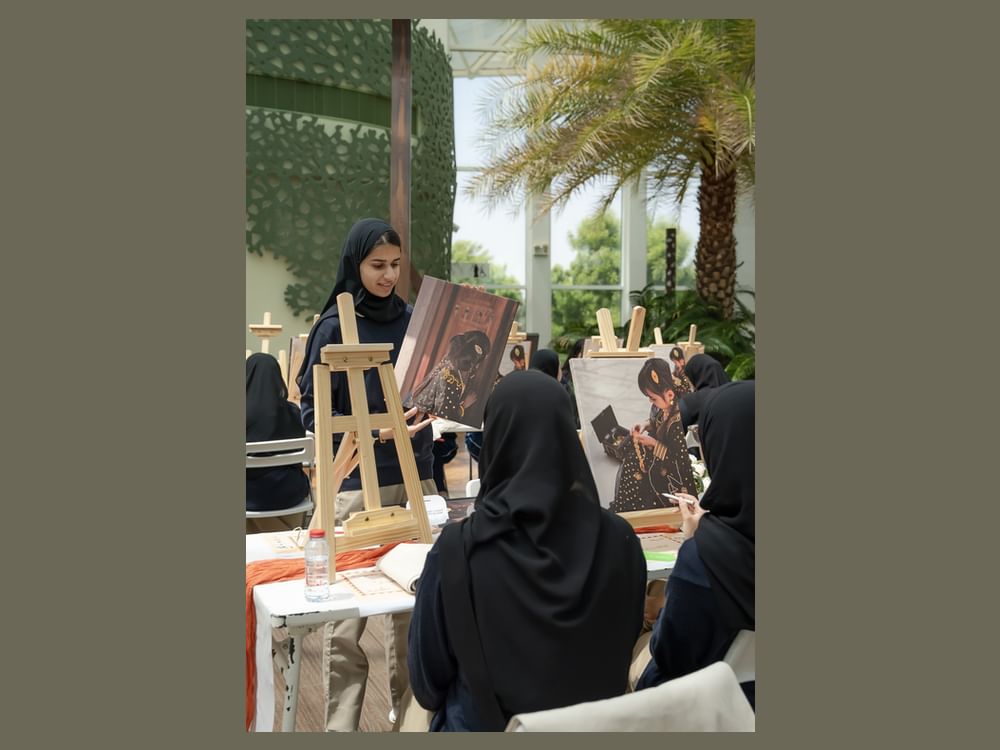برنامج "قصة وطن" يعزز إبداع الطالبات وإرث المرأة الإماراتية في دبي