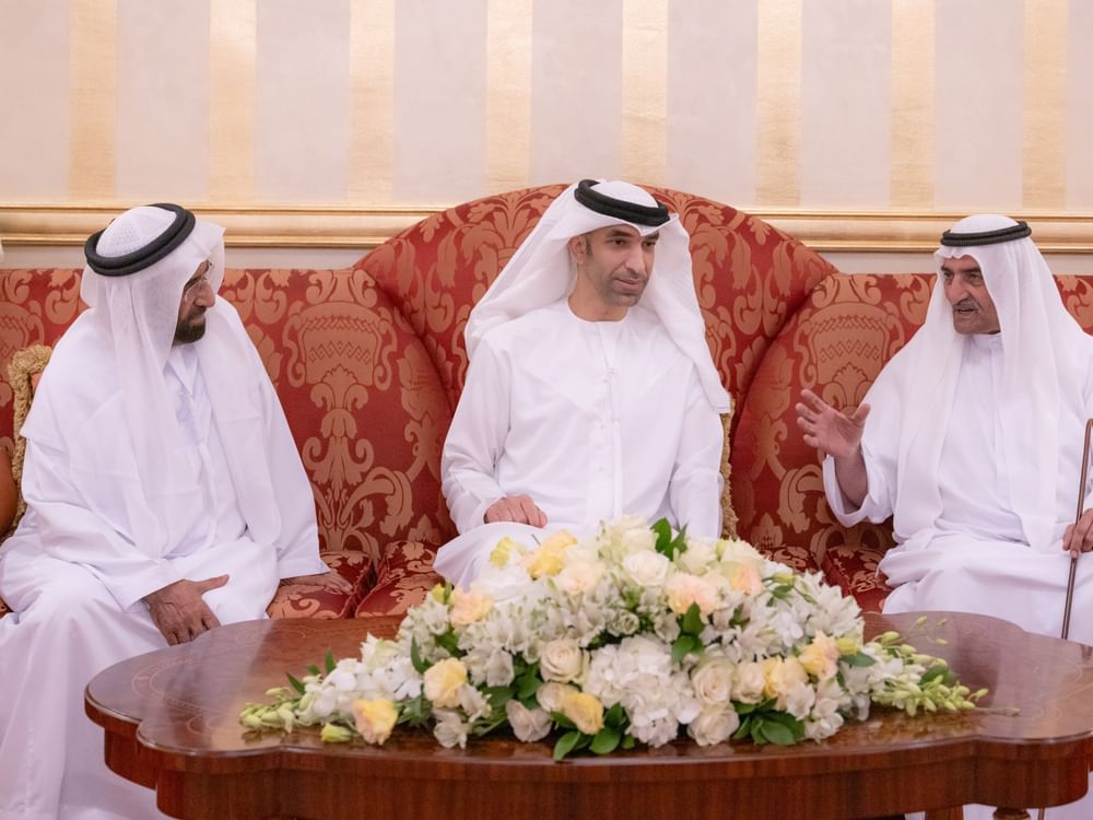 حمد الشرقي يستقبل المهنئين بشهر رمضان بحضور ولي عهد الفجيرة