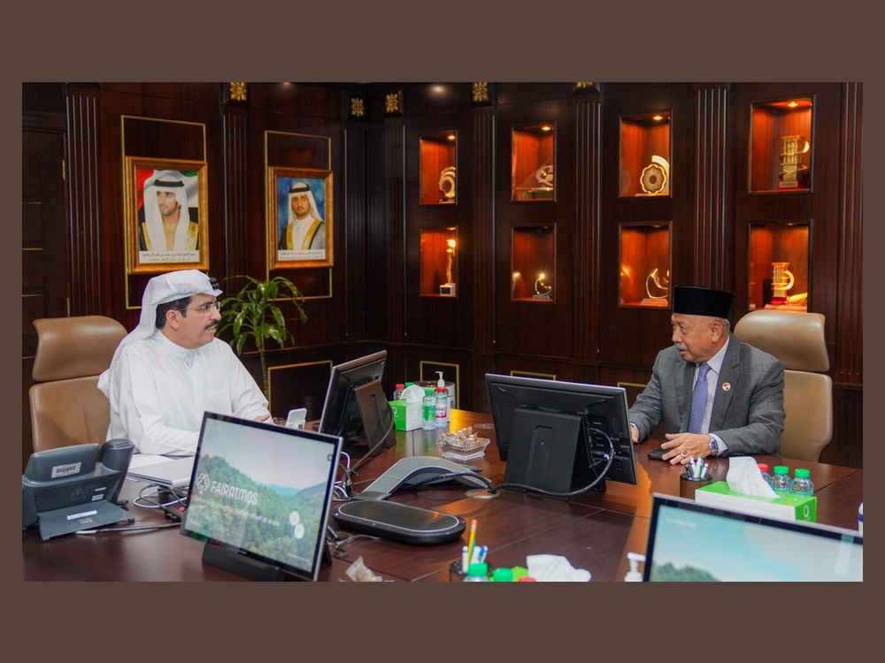 "كهرباء دبي" تبحث التعاون في الطاقة المتجددة مع السفارة الإندونيسية بالدولة