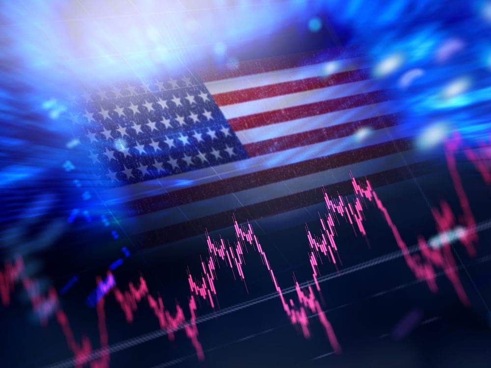 الاقتصاد الأمريكي ينمو 2.2% في الربع الثاني متجاوزا التوقعات