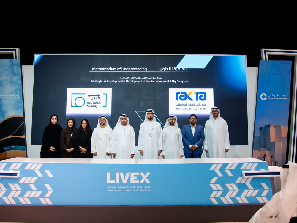 "رأس الخيمة للمواصلات" و"أبوظبي للتنقل" توقعان شراكة لتعزيز منظومة التنقل ذاتي القيادة