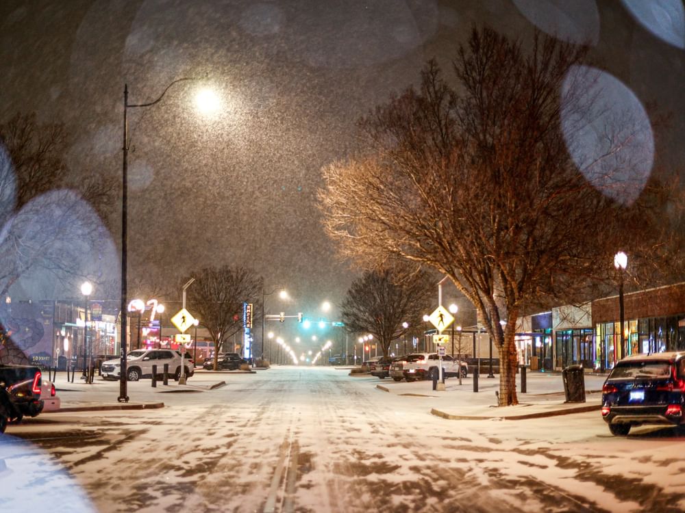 Snowstorm prompts emergencies in 18 US states with thousands of flights cancelled