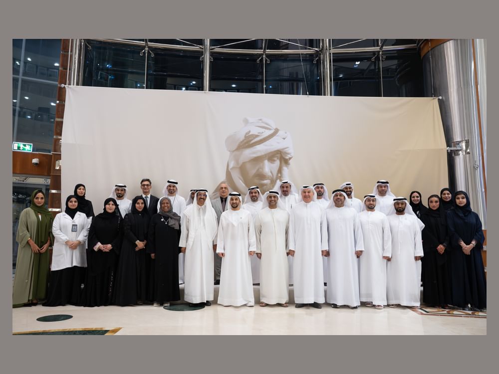 Hamdan bin Zayed visita la Biblioteca y Archivos Nacionales