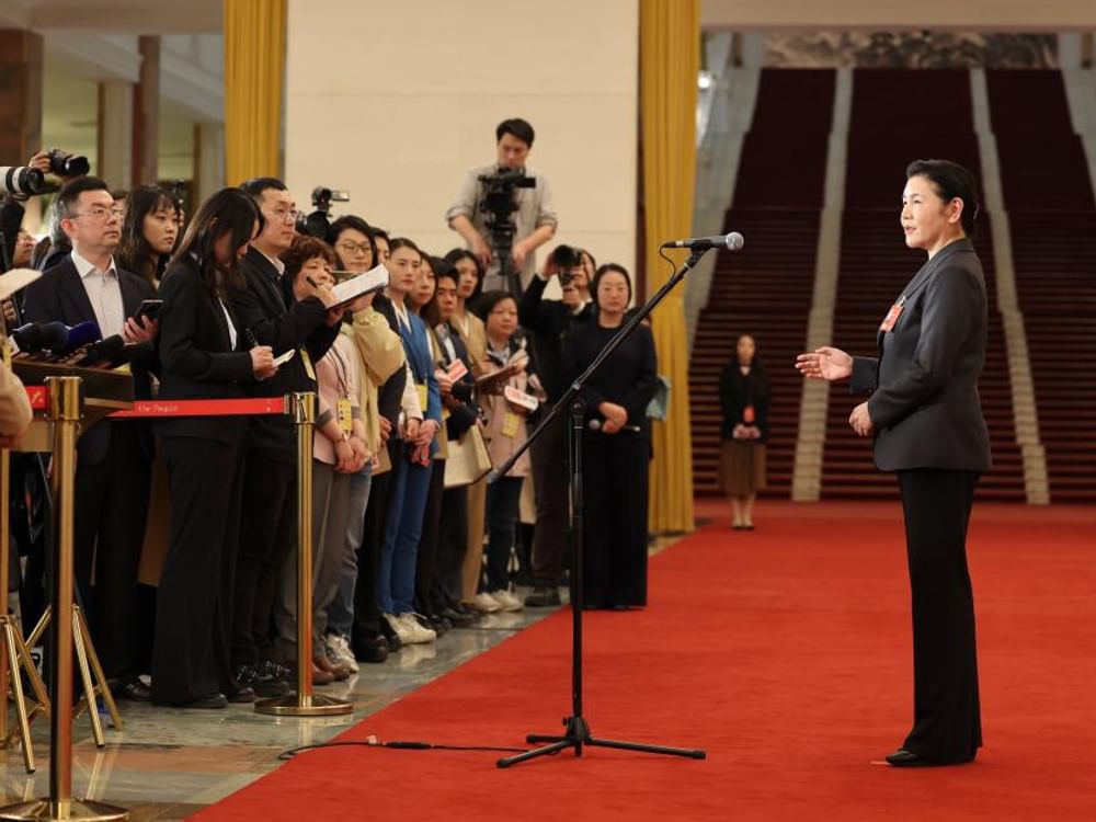 中国司法部部长贺荣：今年将加快研究人工智能等领域立法