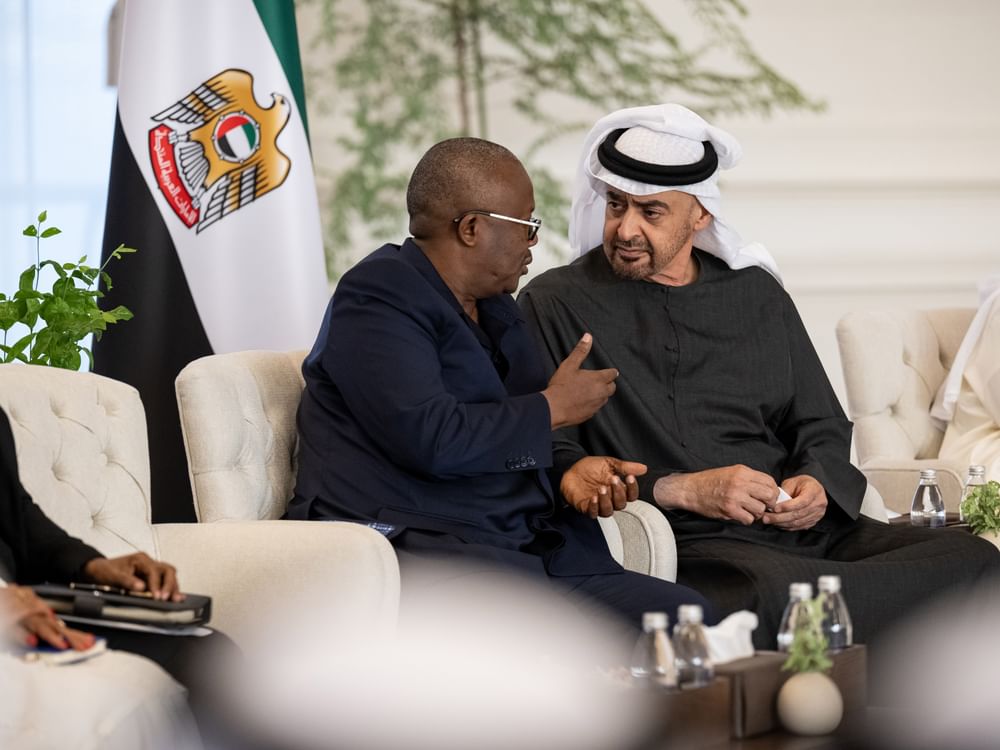 رئيس الدولة ورئيس غينيا بيساو يبحثان علاقات التعاون بين البلدين