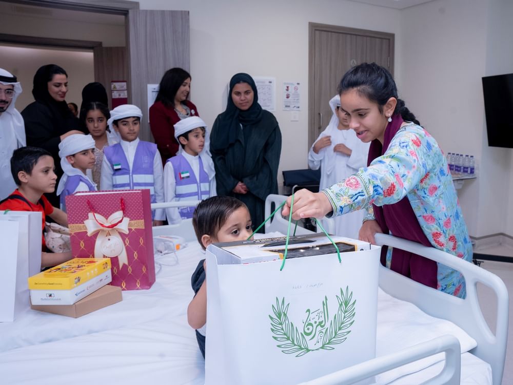 أعضاء البرلمان الإماراتي للطفل و"المتطوع الصغير" يزورون أطفال غزة بمدينة خليفة الطبية و"برجيل"